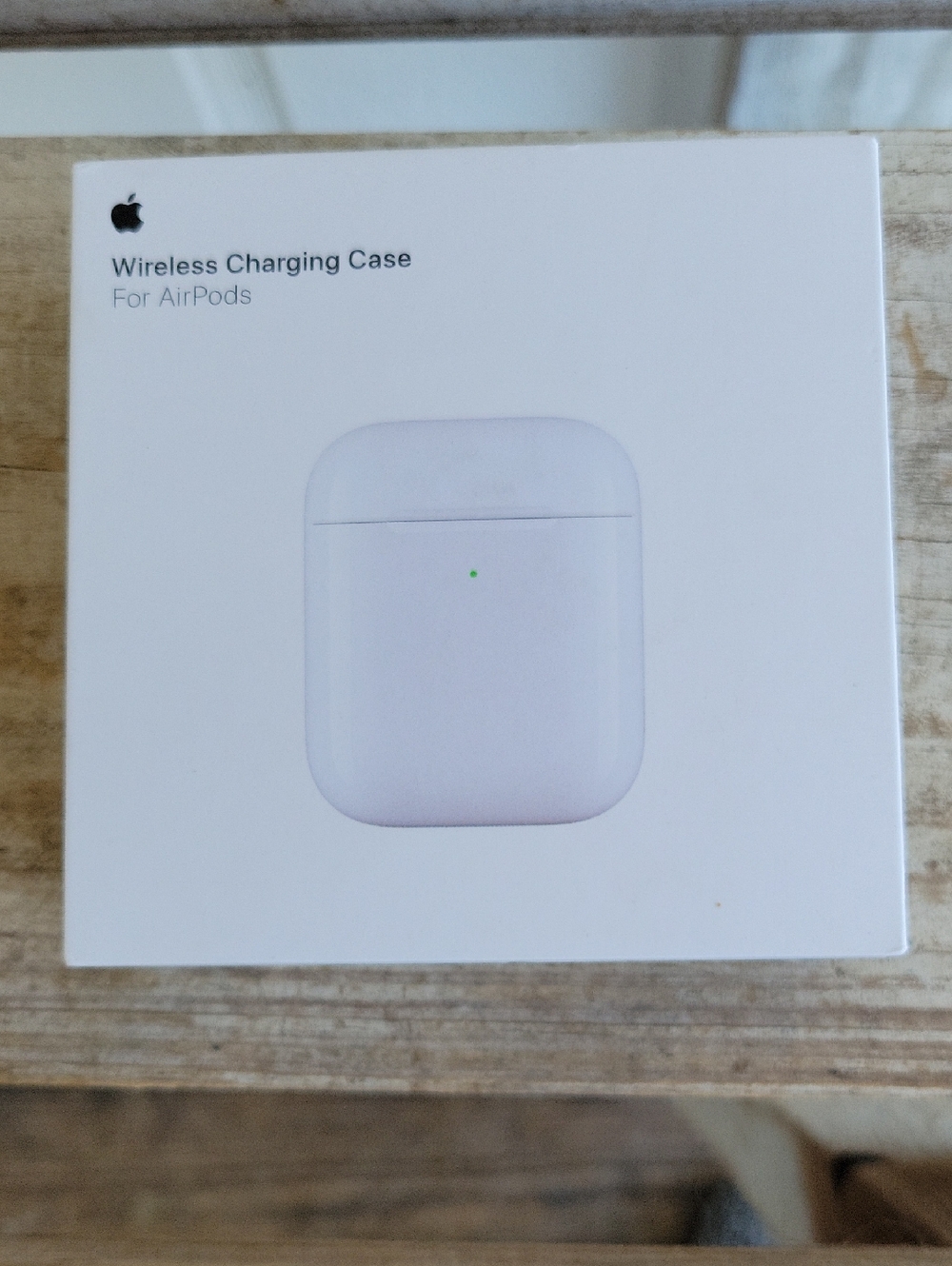 Apple Wireless Charging Case - White